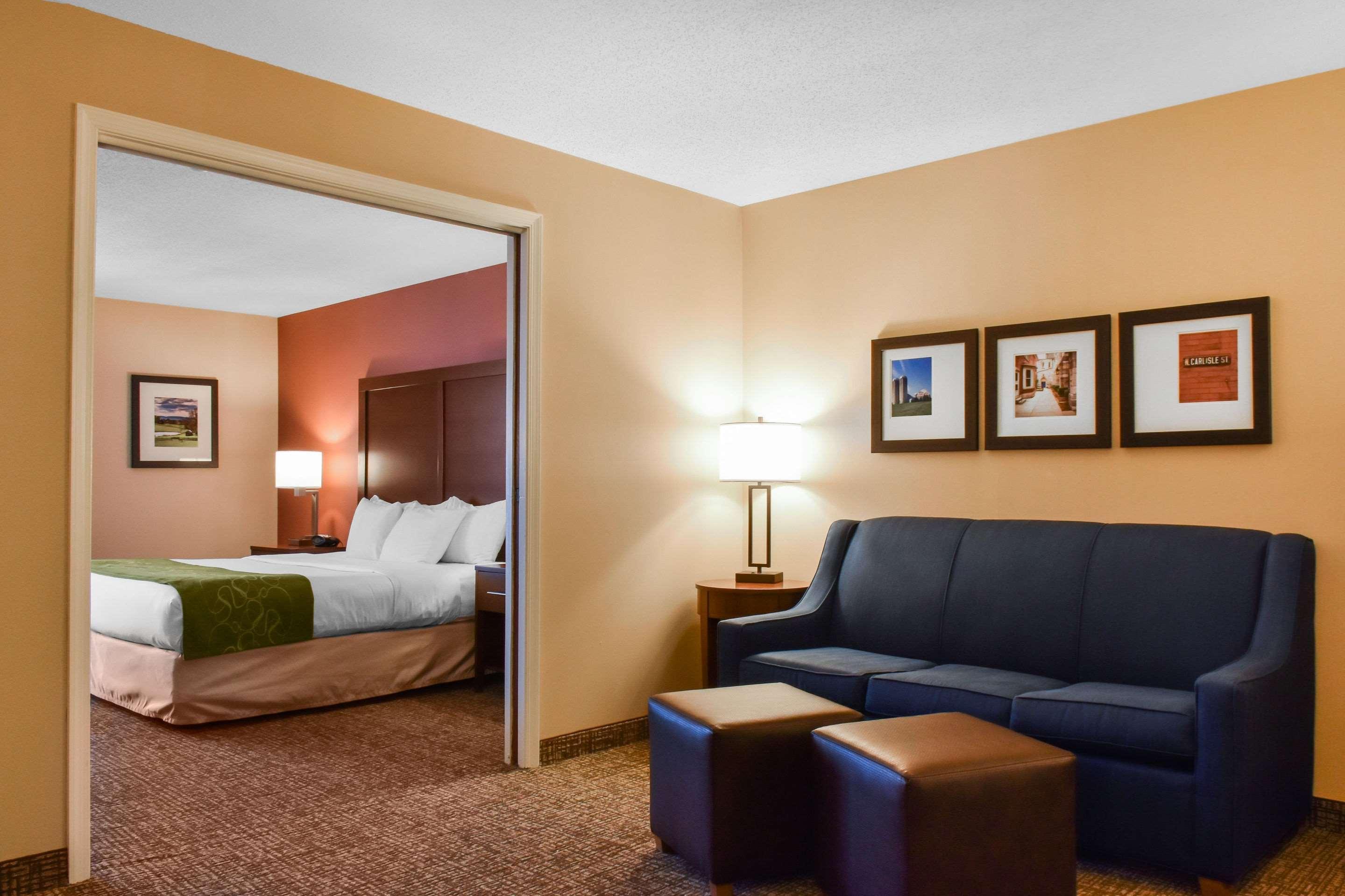 Comfort Suites Downtown Карлайл Экстерьер фото