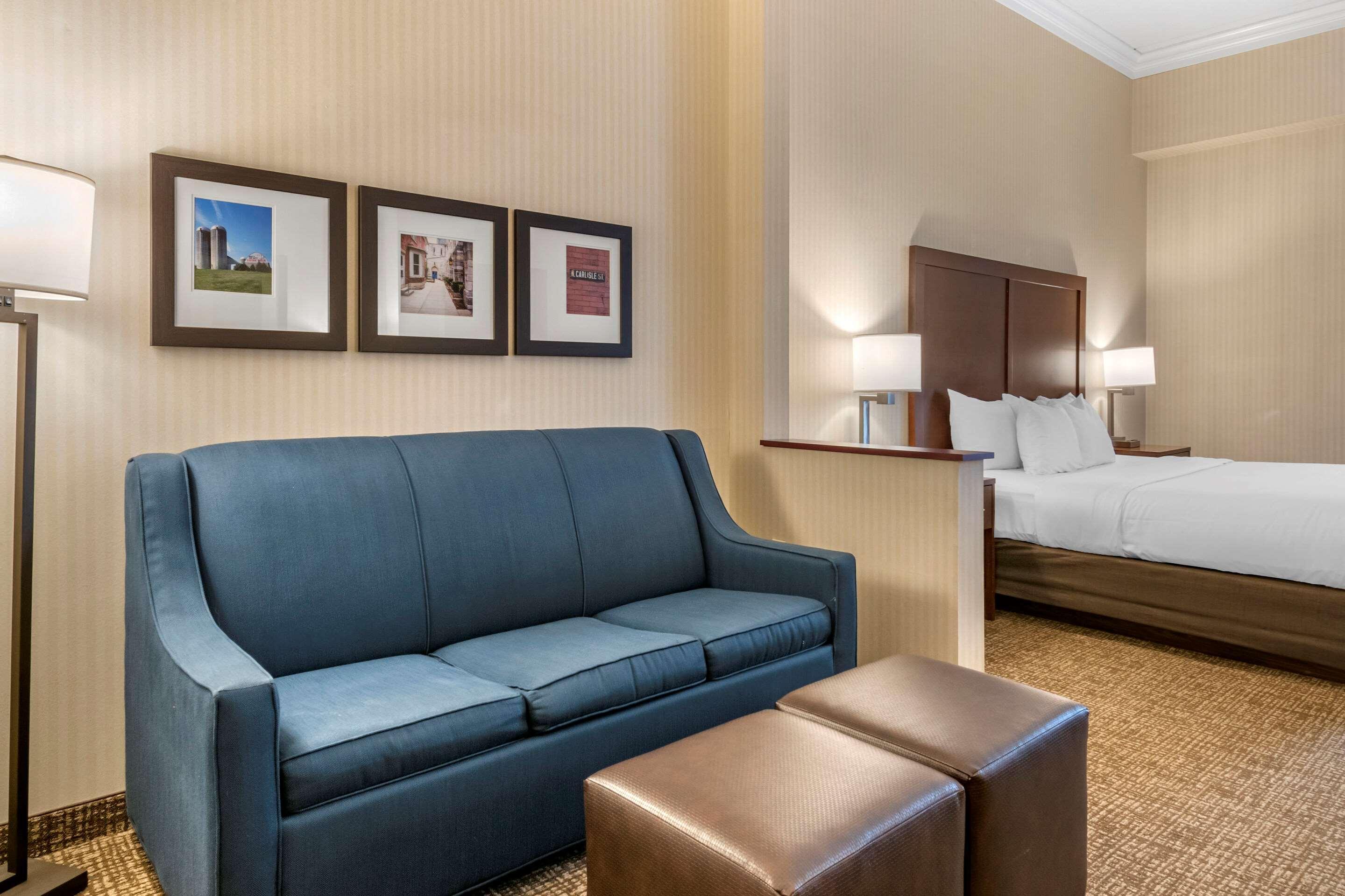 Comfort Suites Downtown Карлайл Экстерьер фото