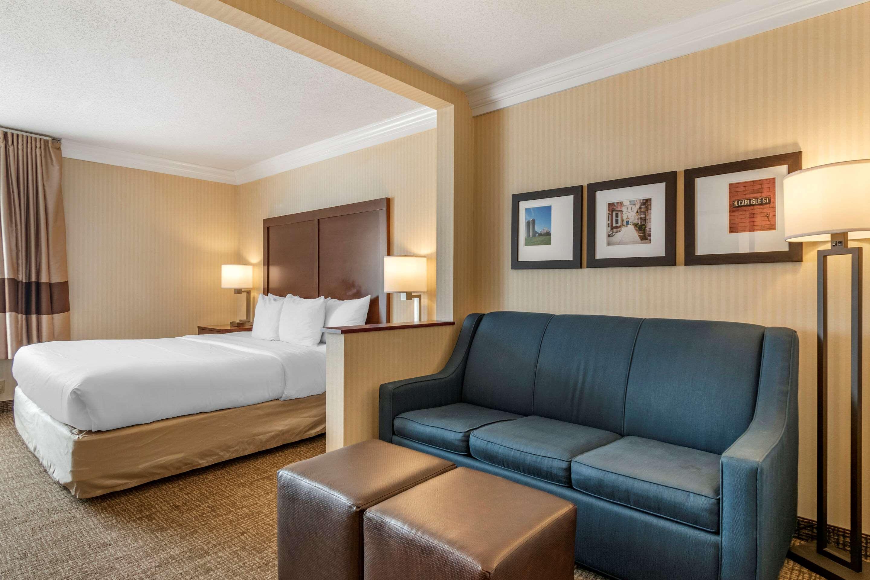 Comfort Suites Downtown Карлайл Экстерьер фото